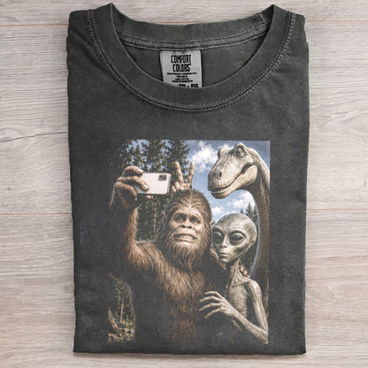Legendary Creatures Selfie – Retro Outdoor Humor Tee
