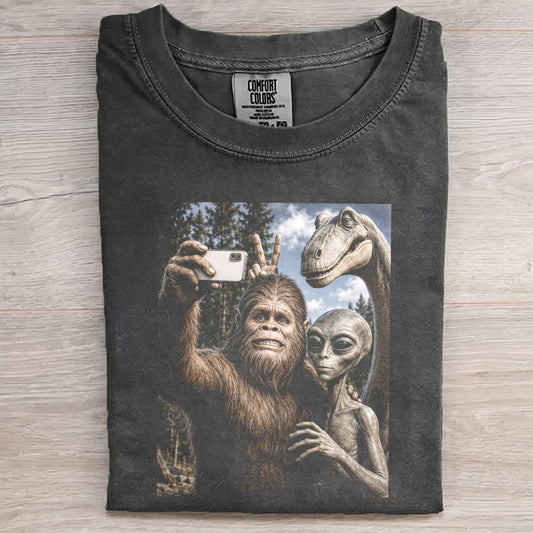 Legendary Creatures Selfie – Retro Outdoor Humor Tee